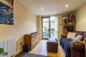 Ropewalk Court